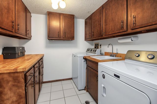 9700 Portland Avenue S 128, Bloomington, MN 55420