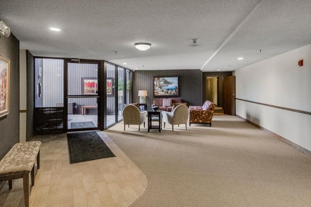 9700 Portland Avenue S 128, Bloomington, MN 55420