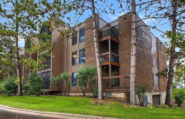 9700 Portland Avenue S 128, Bloomington, MN 55420