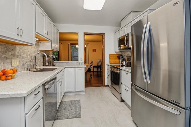 9700 Portland Avenue S 128, Bloomington, MN 55420