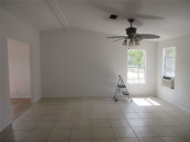 18601 SE 24TH LANE, Ocklawaha, FL 32179