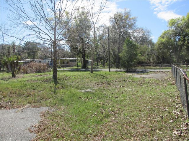 18601 SE 24TH LANE, Ocklawaha, FL 32179