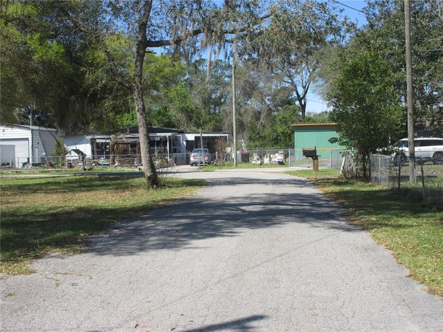 18601 SE 24TH LANE, Ocklawaha, FL 32179