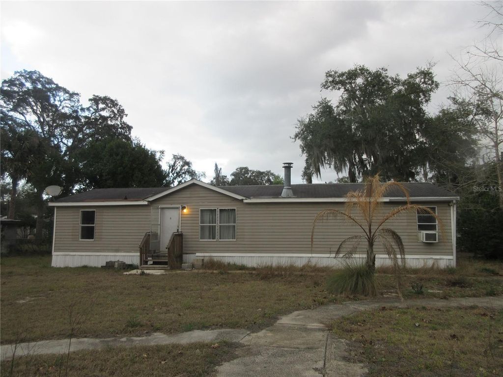 18601 SE 24TH LANE, Ocklawaha, FL 32179