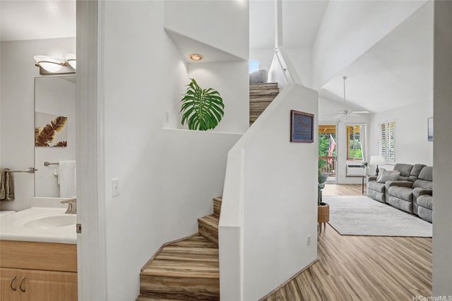 95-948 Wikao Street E304, Honolulu, HI 96789