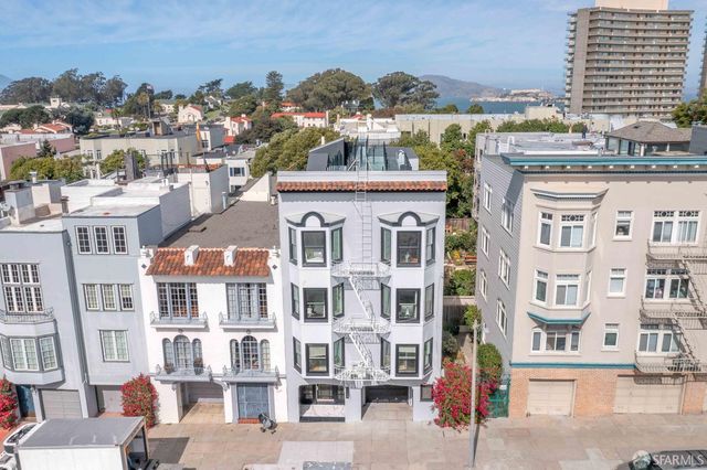 1234 Francisco Street 6, San Francisco, CA 94109