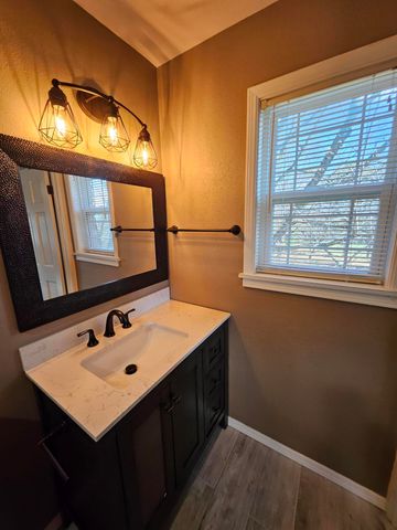 1105 N 14th Street, Monett, MO 65708