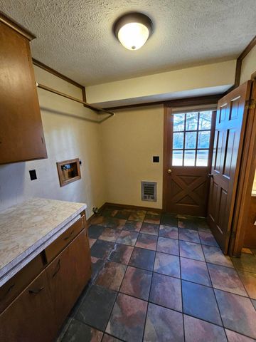 1105 N 14th Street, Monett, MO 65708