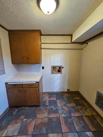 1105 N 14th Street, Monett, MO 65708