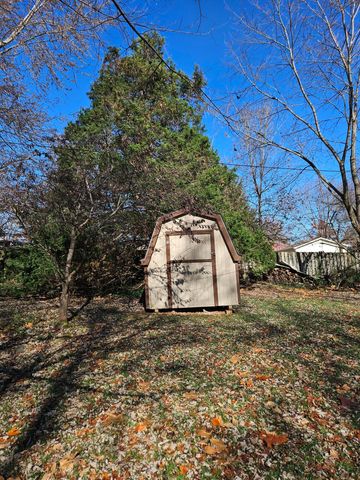 1105 N 14th Street, Monett, MO 65708