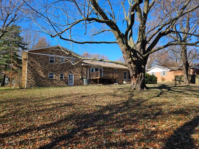 1105 N 14th Street, Monett, MO 65708