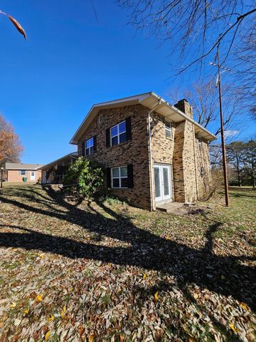 1105 N 14th Street, Monett, MO 65708