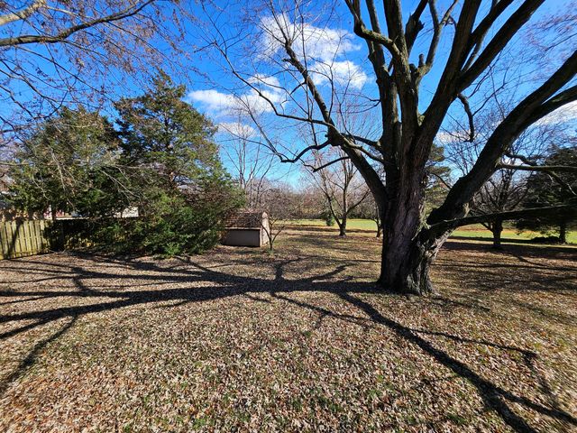 1105 N 14th Street, Monett, MO 65708