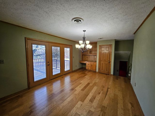 1105 N 14th Street, Monett, MO 65708