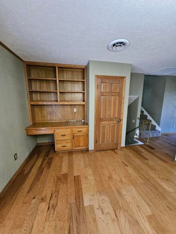 1105 N 14th Street, Monett, MO 65708