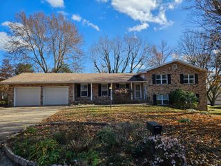 1105 N 14th Street, Monett, MO 65708