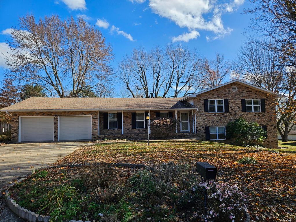 1105 N 14th Street, Monett, MO 65708