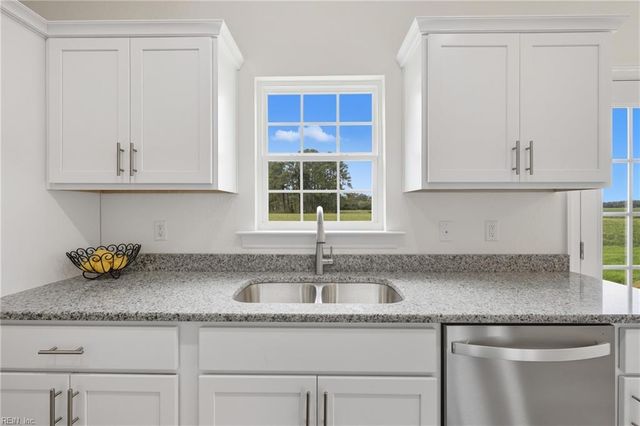 615 Meadstown RD, Elizabeth City, NC 27909