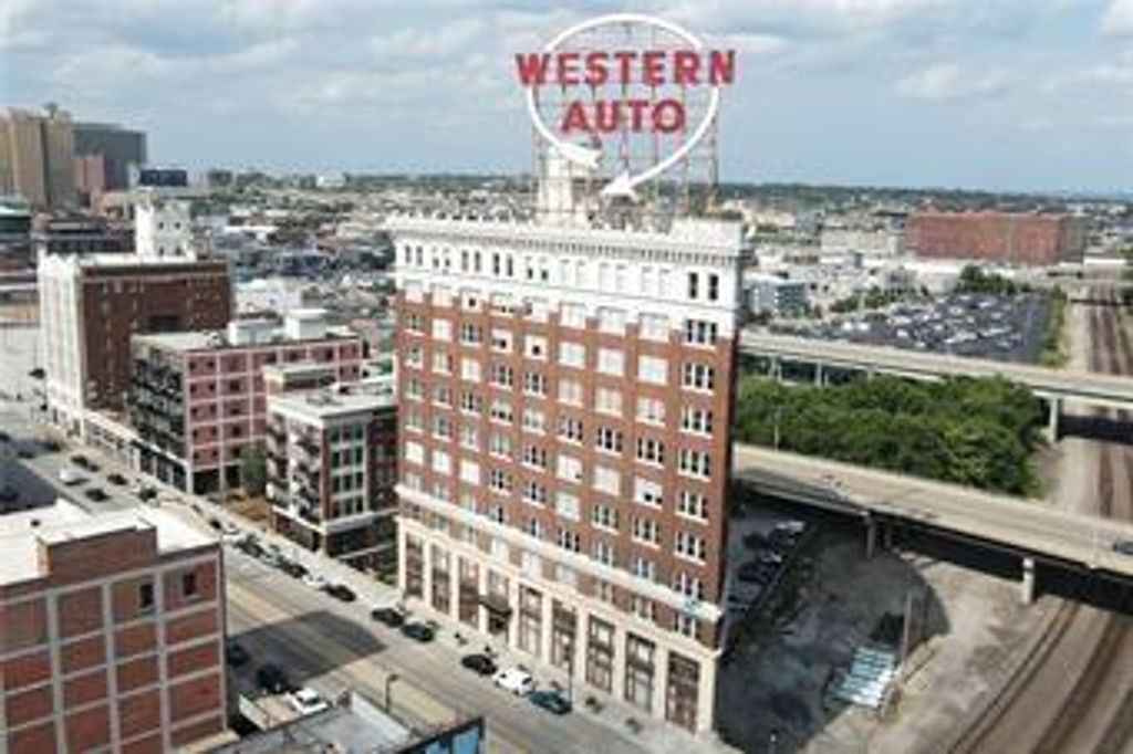 2107 Grand Avenue 301, Kansas City, MO 64108