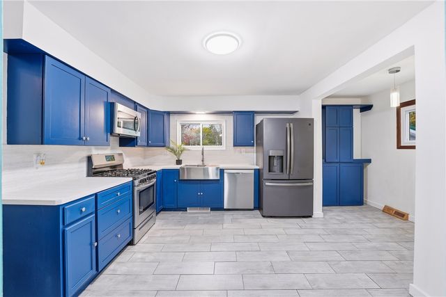 624 S Darby Rd., Hermitage, PA 16148