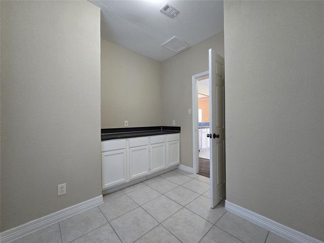 1944 Hillcroft, Prairie View, TX 77445