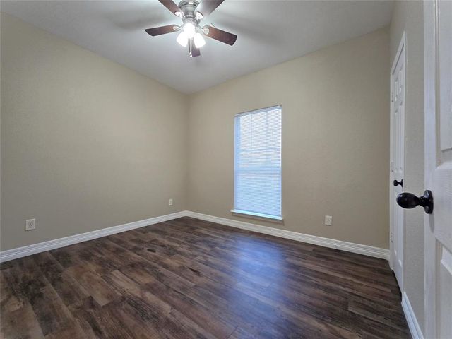 1944 Hillcroft, Prairie View, TX 77445