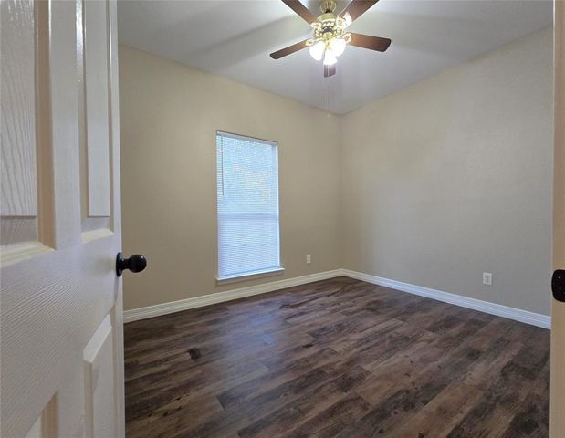 1944 Hillcroft, Prairie View, TX 77445