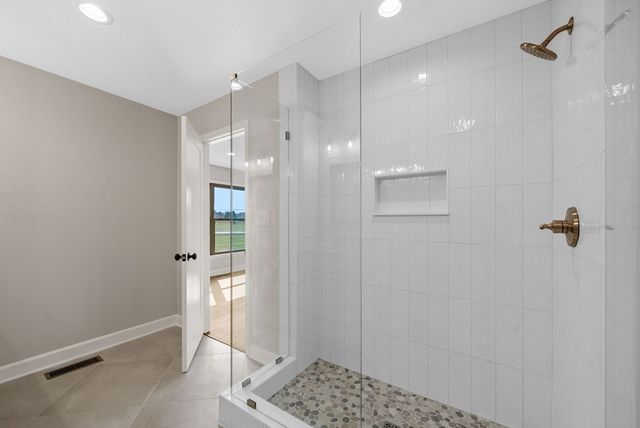 1345 Shallow Lake Circle, Hopkinsville, KY 42240