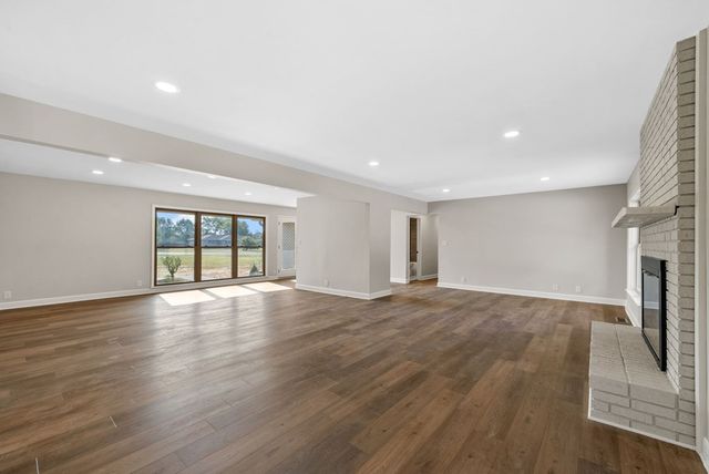 1345 Shallow Lake Circle, Hopkinsville, KY 42240