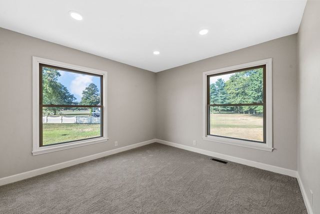 1345 Shallow Lake Circle, Hopkinsville, KY 42240