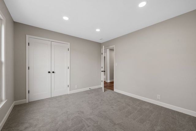 1345 Shallow Lake Circle, Hopkinsville, KY 42240