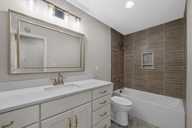 1345 Shallow Lake Circle, Hopkinsville, KY 42240