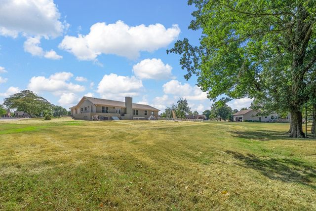 1345 Shallow Lake Circle, Hopkinsville, KY 42240