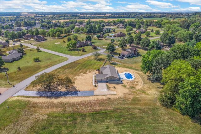 1345 Shallow Lake Circle, Hopkinsville, KY 42240