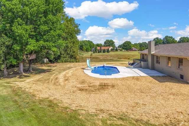 1345 Shallow Lake Circle, Hopkinsville, KY 42240