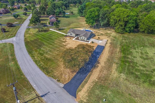 1345 Shallow Lake Circle, Hopkinsville, KY 42240