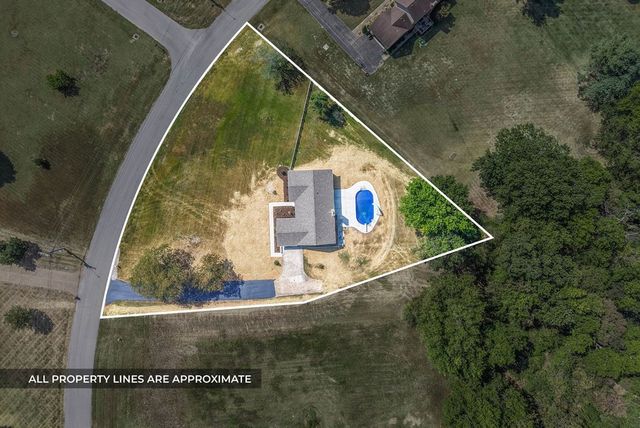 1345 Shallow Lake Circle, Hopkinsville, KY 42240