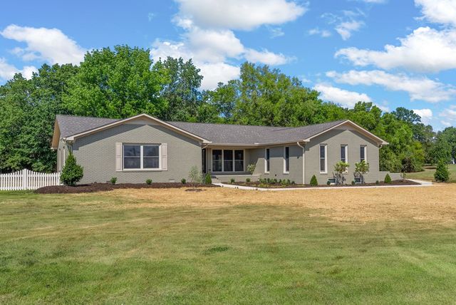 1345 Shallow Lake Circle, Hopkinsville, KY 42240
