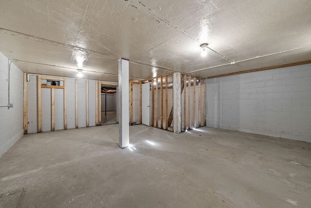 1345 Shallow Lake Circle, Hopkinsville, KY 42240