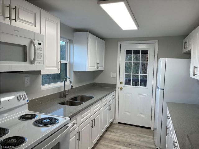 2813 Otter Creek Trail, Burlington, NC 27217