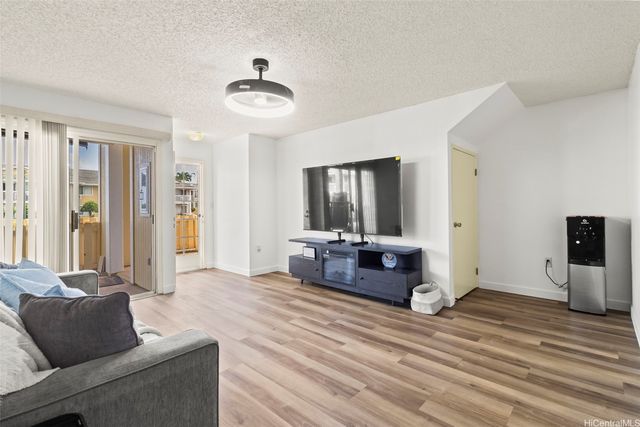 94-506 Kupuohi Street 7102, Waipahu, HI 96797