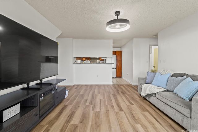 94-506 Kupuohi Street 7102, Waipahu, HI 96797