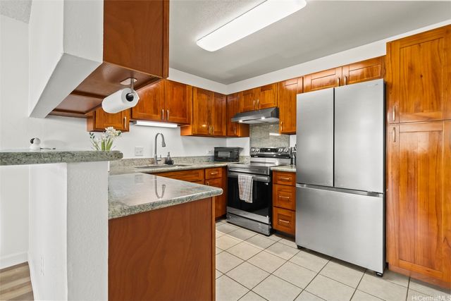 94-506 Kupuohi Street 7102, Waipahu, HI 96797