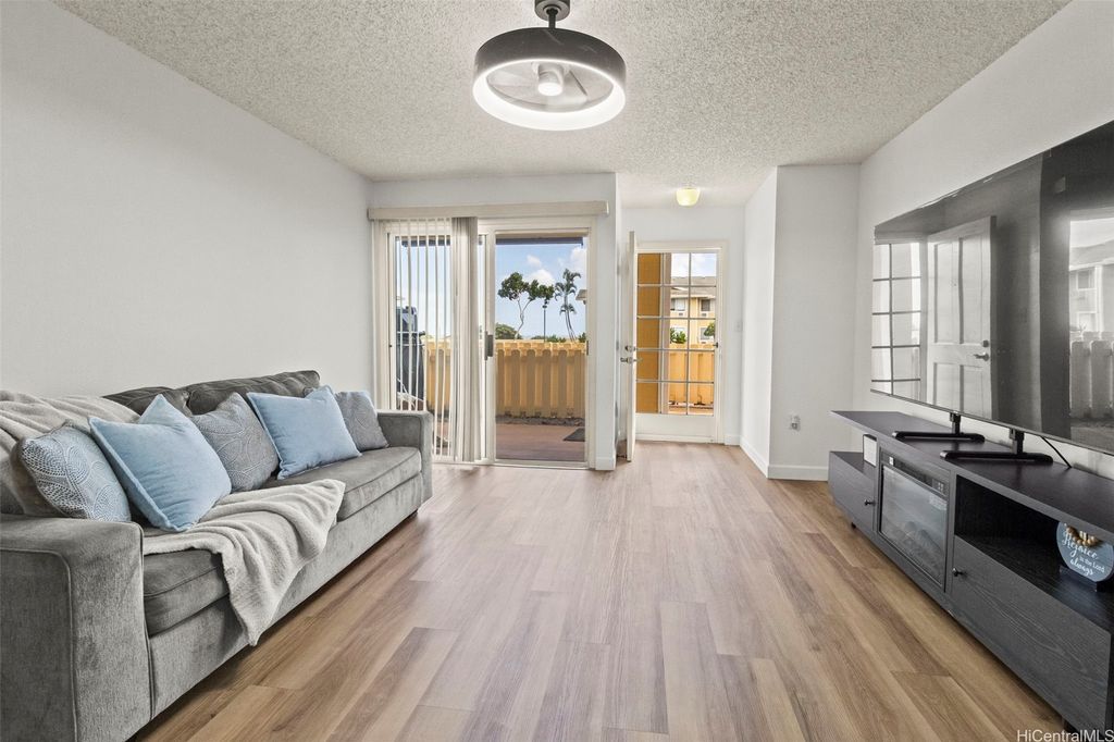 94-506 Kupuohi Street 7102, Waipahu, HI 96797