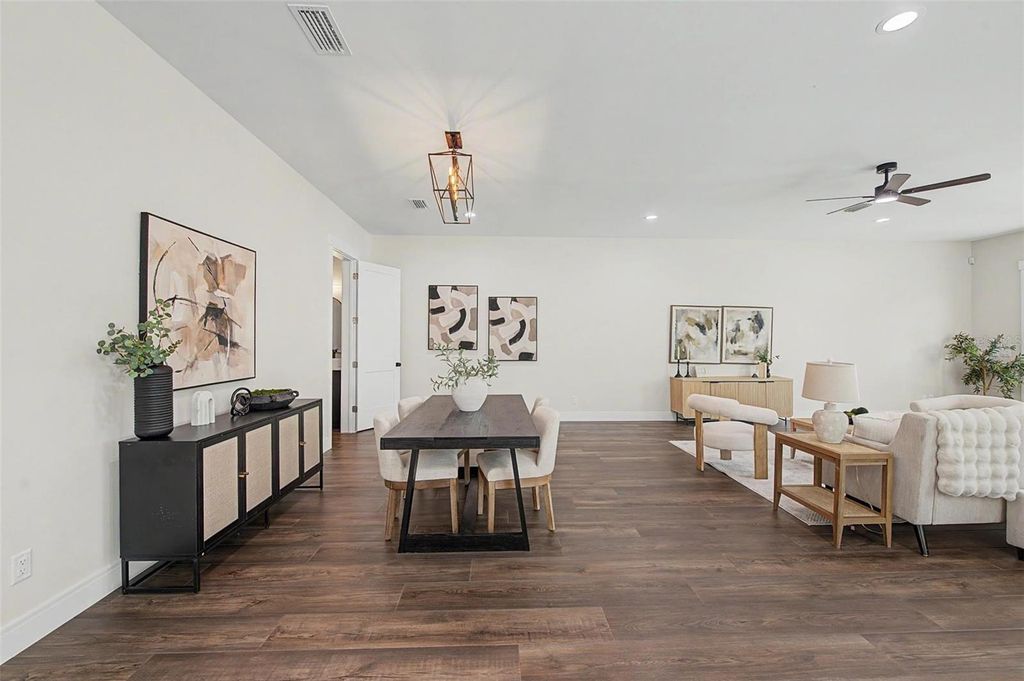 Image 11 of property listing at 110 S ARRAWANA AVENUE 2, Tampa, FL 33609