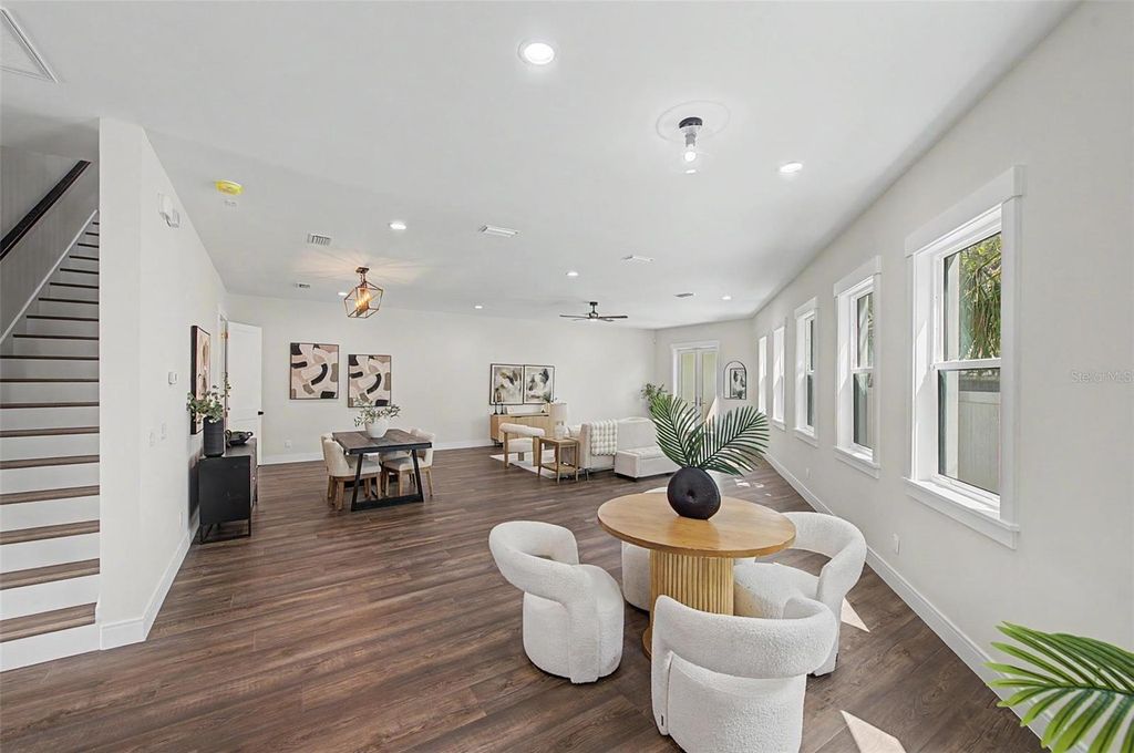Image 14 of property listing at 110 S ARRAWANA AVENUE 2, Tampa, FL 33609