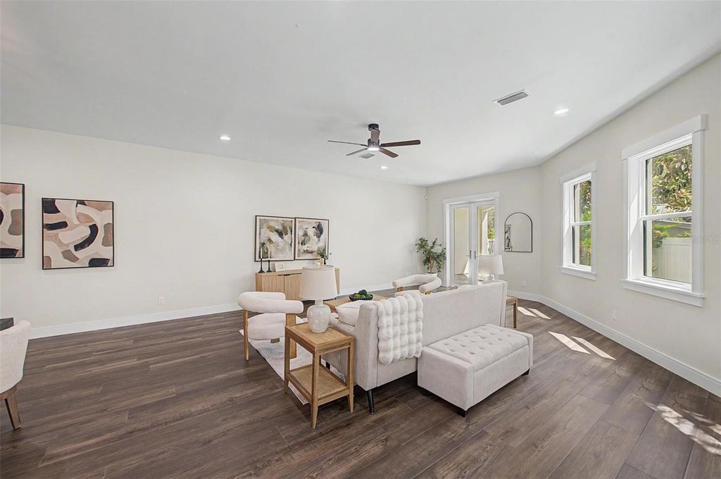 Image 15 of property listing at 110 S ARRAWANA AVENUE 2, Tampa, FL 33609