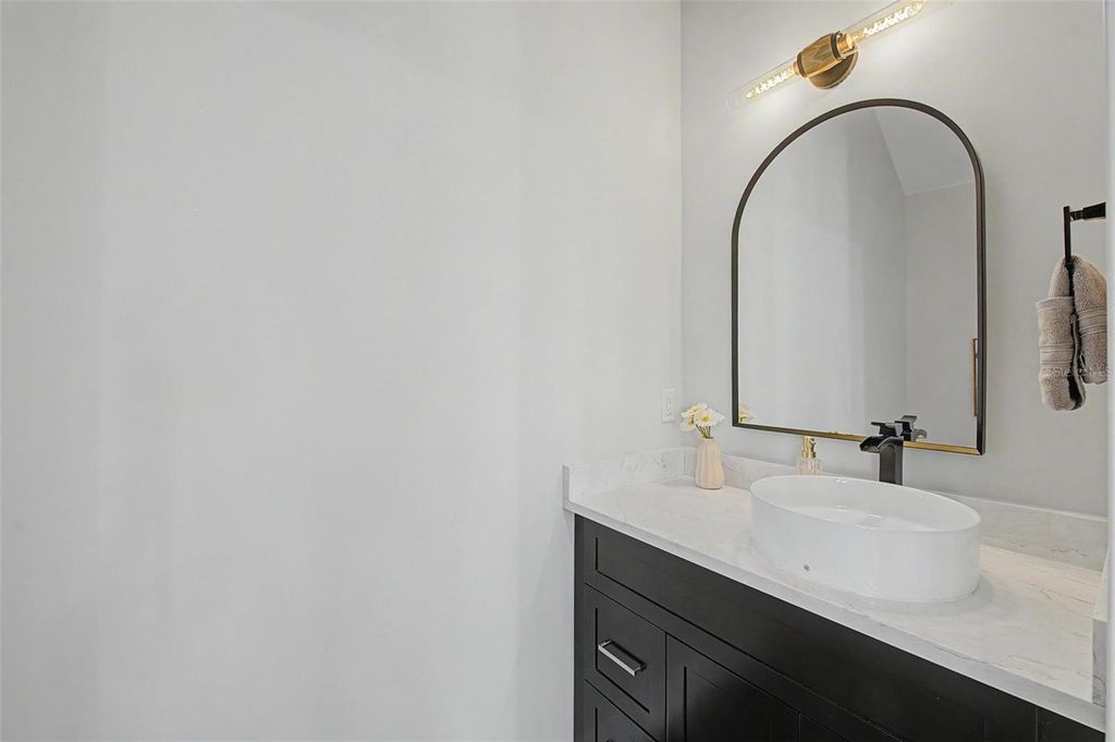 Image 26 of property listing at 110 S ARRAWANA AVENUE 2, Tampa, FL 33609