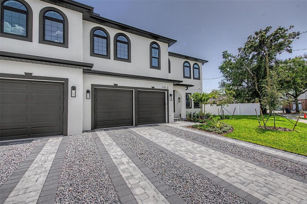 Image 4 of property listing at 110 S ARRAWANA AVENUE 2, Tampa, FL 33609