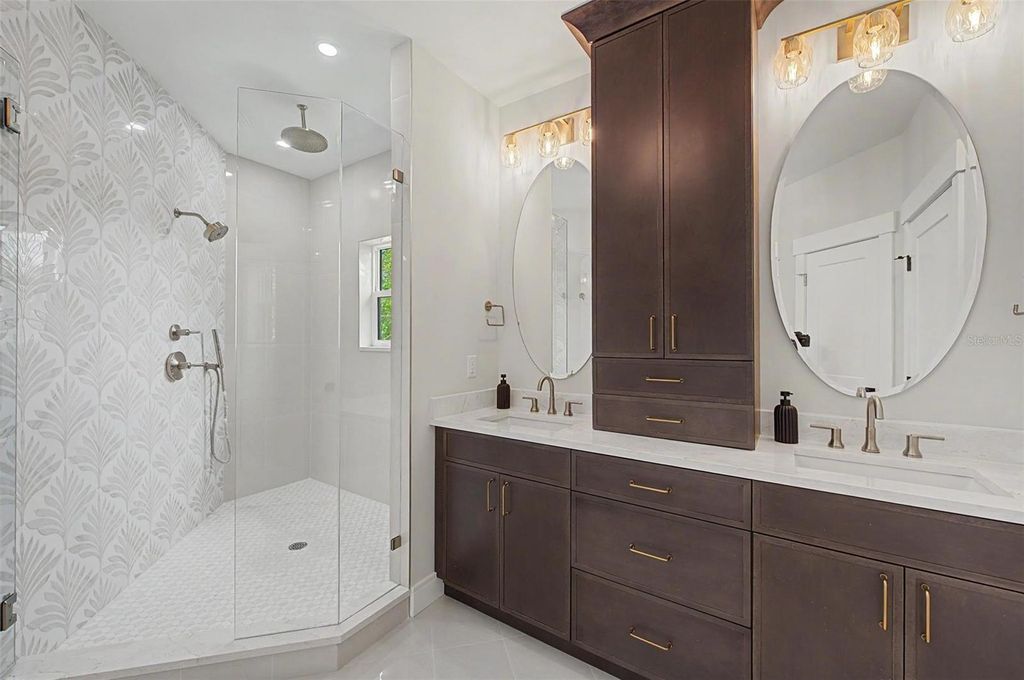 Image 31 of property listing at 110 S ARRAWANA AVENUE 2, Tampa, FL 33609
